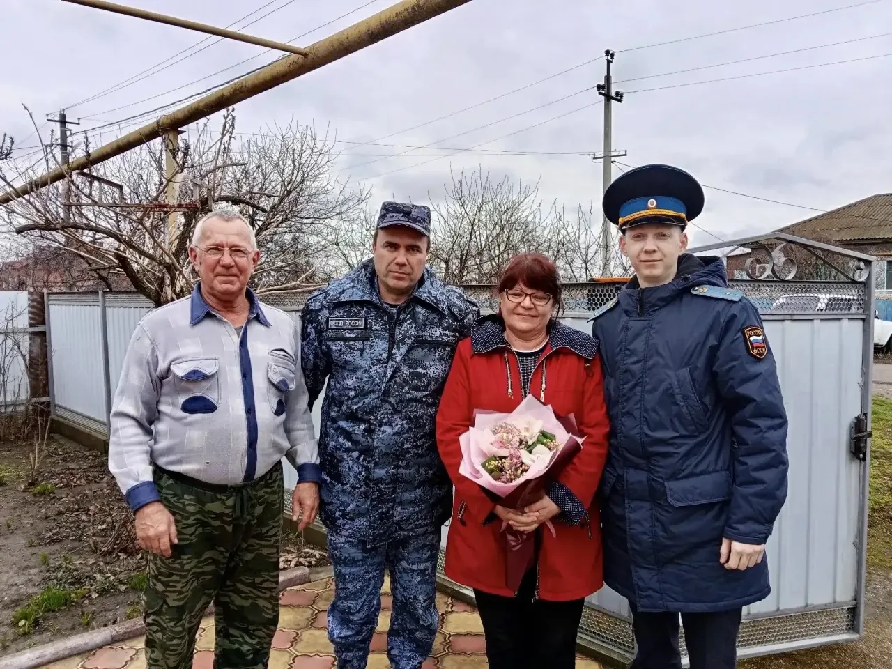 В рамках акции «Вам, Любимые!» судебные приставы Кубани поздравили жен и матерей участников СВО с Ме