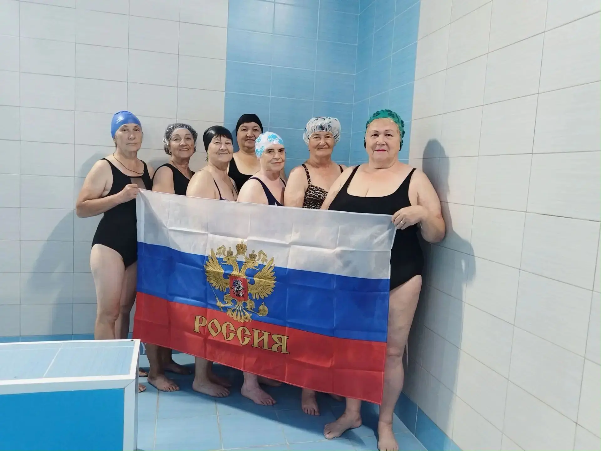 День Государственного флага Российской Федерации в этом году ветераны поселка Каз встре...