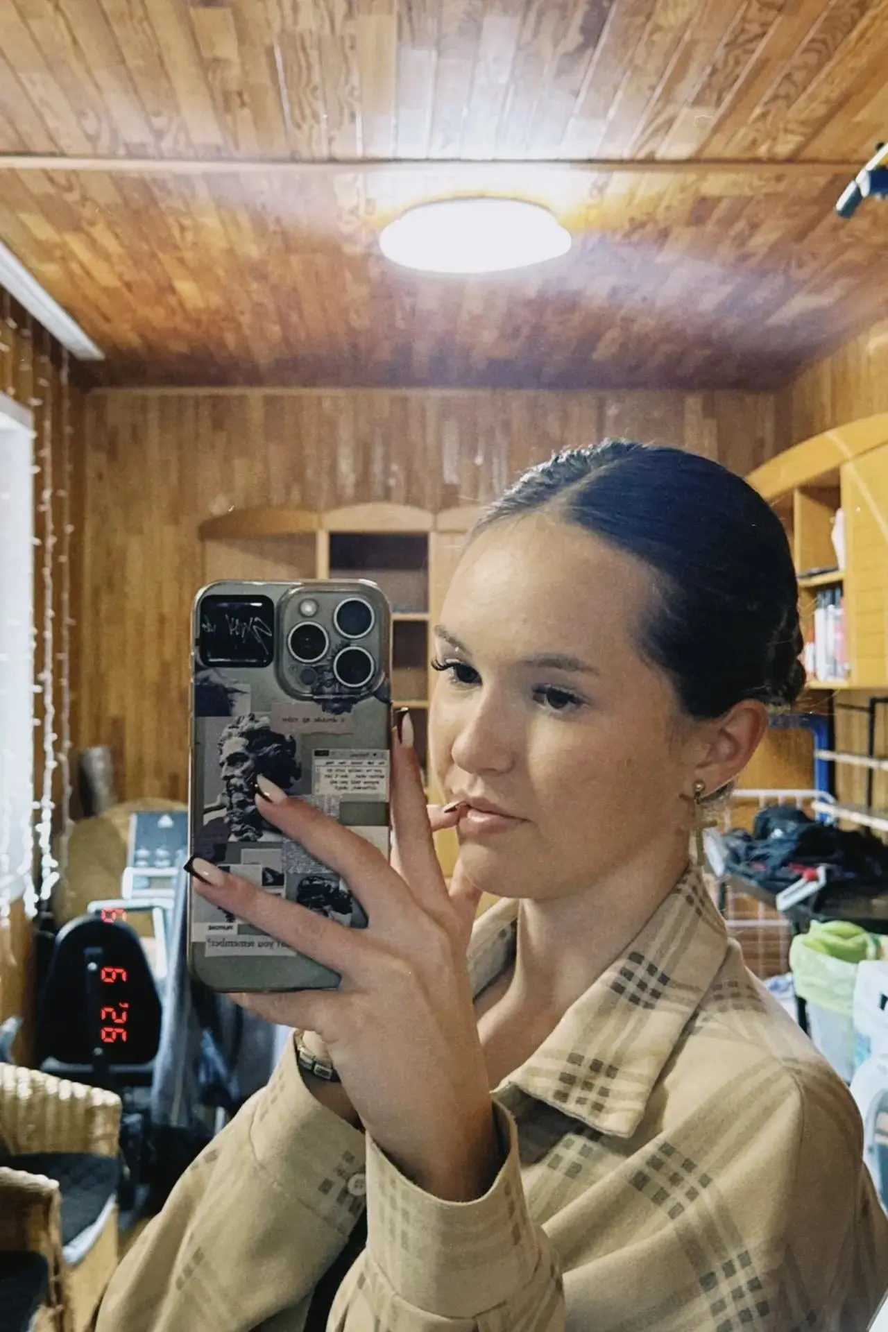 Ульяна Положиёва
Красный аттестат, победы на всероссийских и международных танцевальных конкурсах, м