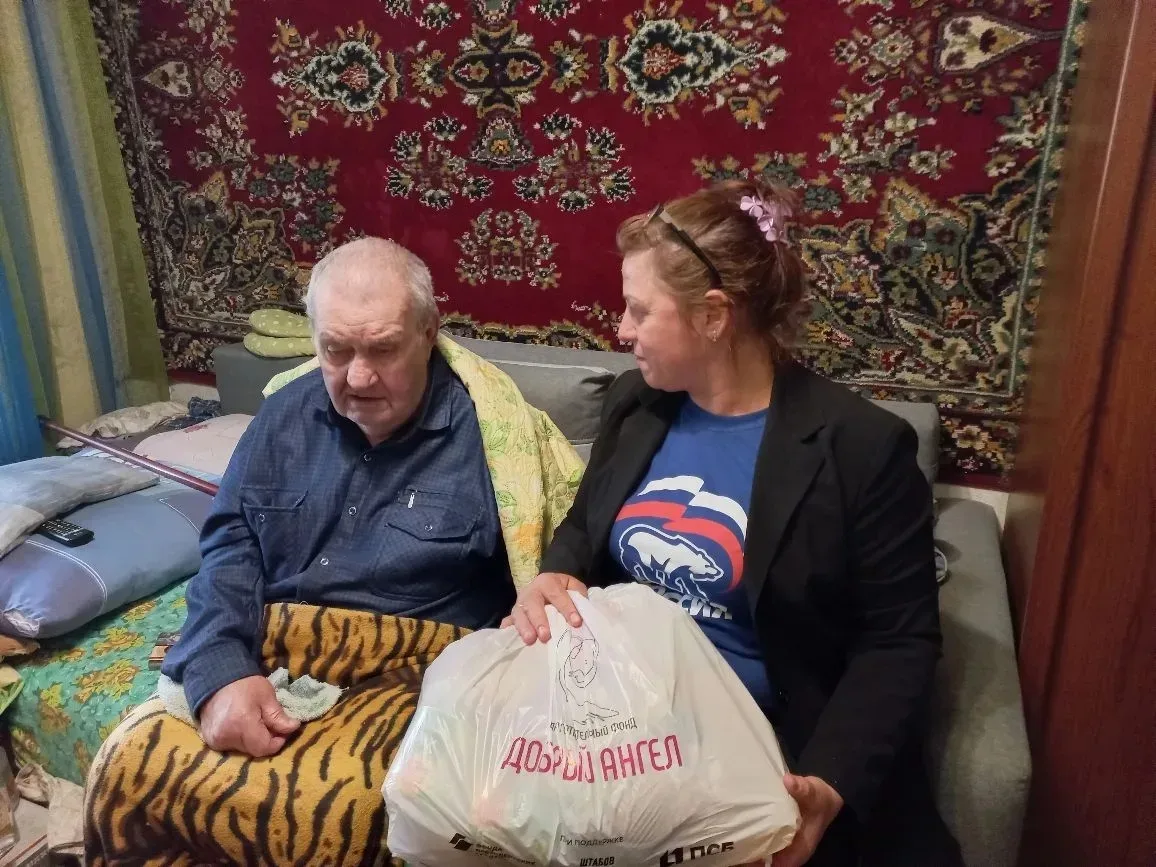 Активисты из ТОС "Мечта"  доставили на дом гуманитарную помощь для малообеспеченных жителей Каховки 