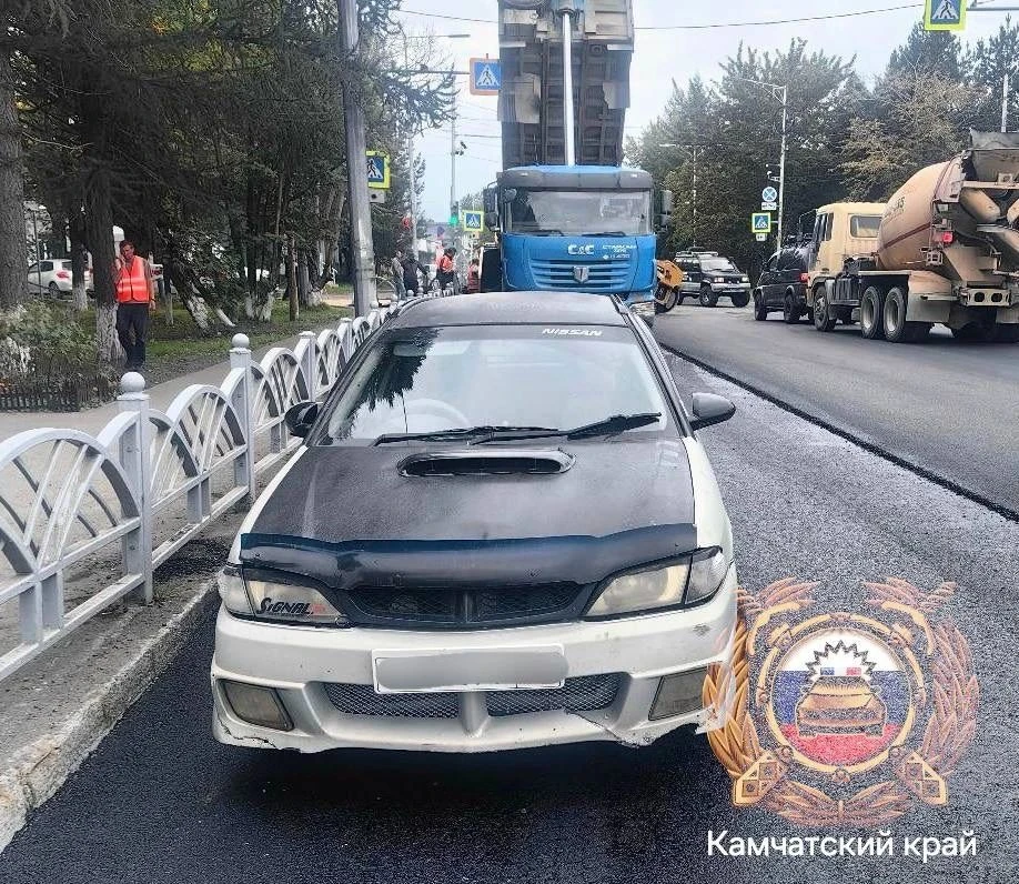 В городе Елизово нетрезая женщина сбила дорожного рабочего