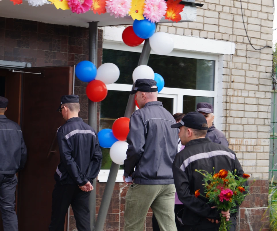 1 сентября по всей стране происходят встречи учителей и учеников. Наступила эта встреча...