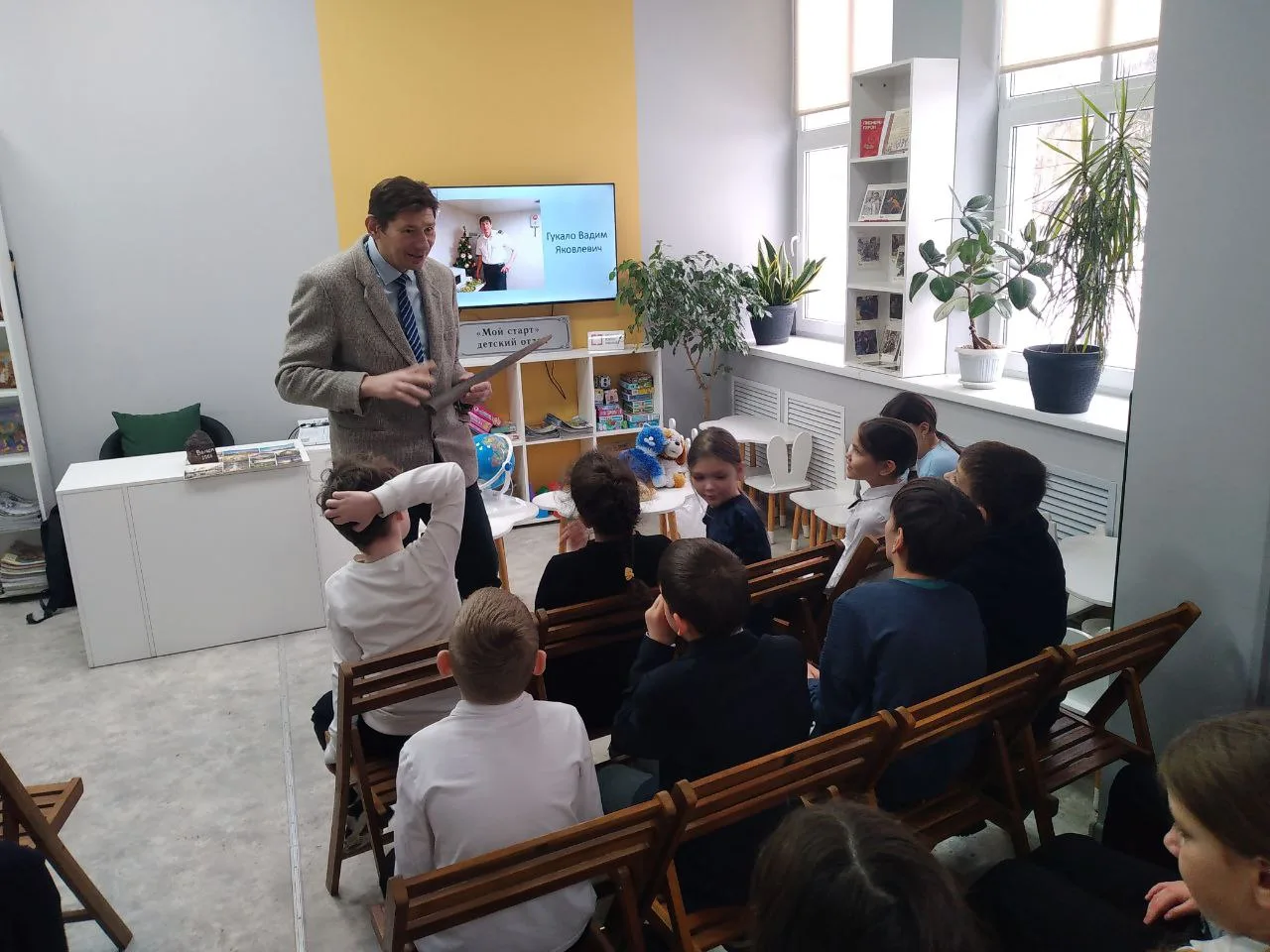 5 февраля в  центральной детской библиотеке города Гусева прошла творческая встреча с писателем Вади