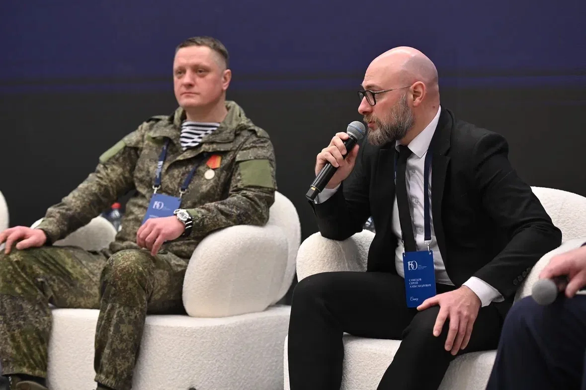 Наш директор Сергей Самодов принял участие в панельной дискуссии в рамках Театрального ...