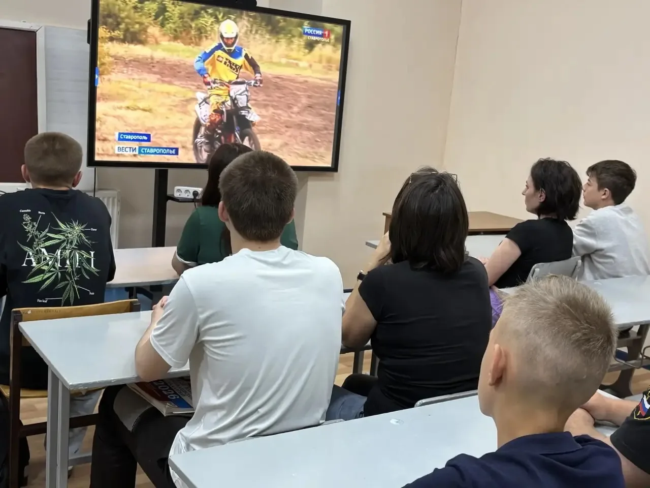 Сегодня в нашей школе прошло родительское собрание по профилактике ДТП с участием детей на питбайках