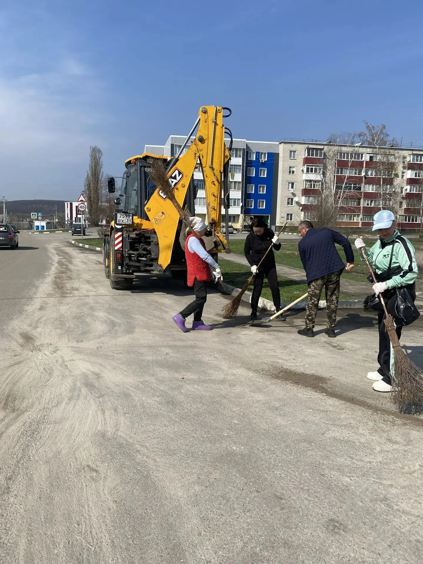 В Тепловой компании стартовали весенние коллективные уборки территории и прилегающих об...
