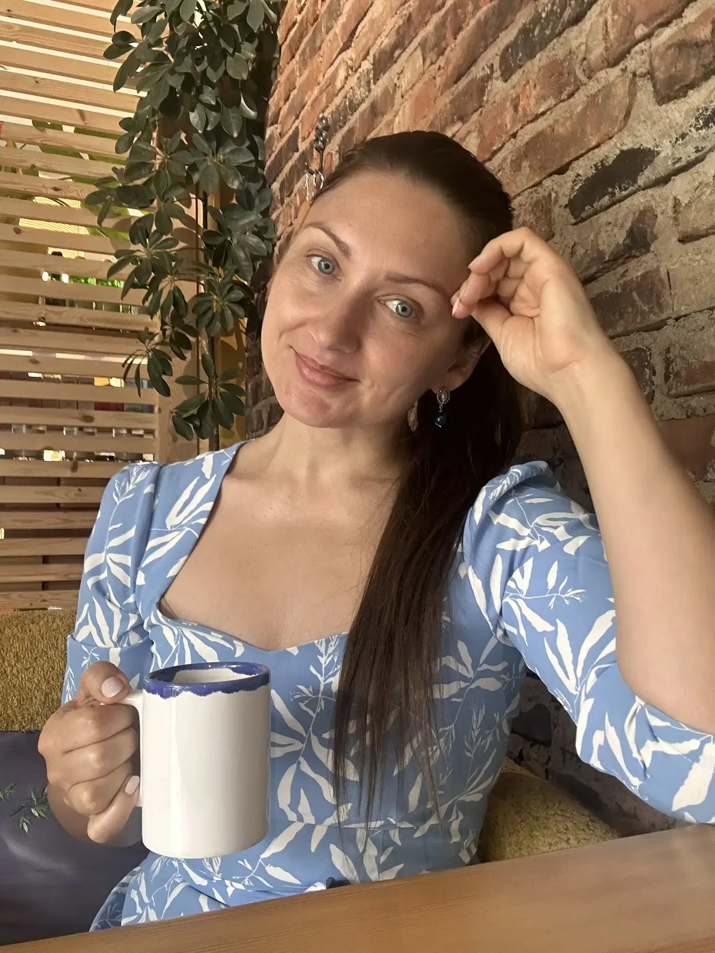 Утром когда встаю - не хочется ничего - только тупить в потолок
Я себе это позволяю - сяду и читаю н