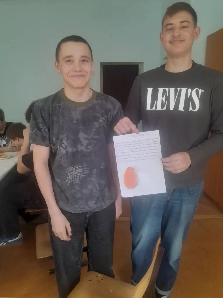 А у нас продолжается фестиваль ПредпоЧтения!📚  Фестиваль "ПредпоЧтения" сегодня собрал учащихся 8Г к