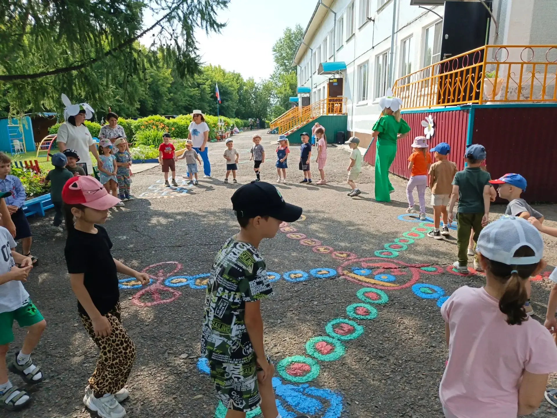 🌼 ПРАЗДНИК КО ДНЮ СЕМЬИ, ЛЮБВИ И ВЕРНОСТИ 🌼
Сегодня в нашем детском саду прошло весёлое и трогател