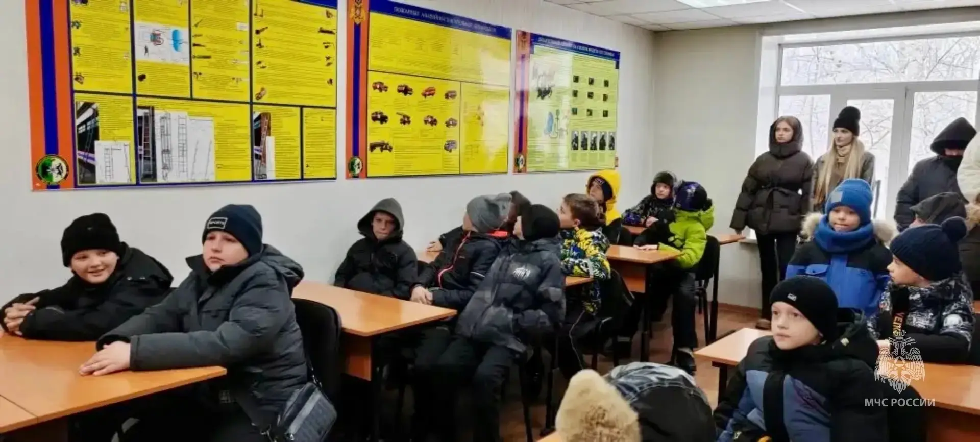 Экскурсия в пожарную часть для ребят из КМОЦ состоялась на прошедших выходных 👨‍🚒  В гости к бойцам 