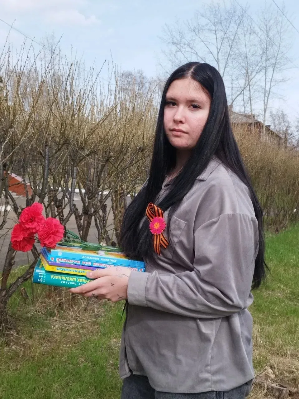 Знакомим Вас с Полиной, ей 13 лет 🌺она открытая и искренняя девочка. Умеет строить ува...