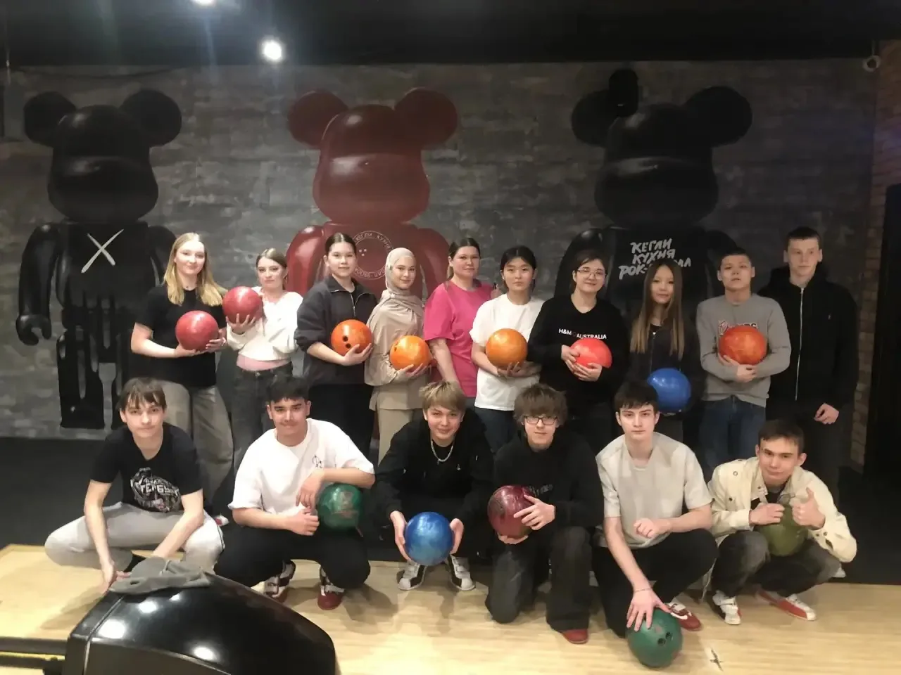 🎳 Новости 9 «Ж»: Боулинг-баттл состоялся!  В минувшие выходные учащиеся 9 «Ж» класса вместе со своим