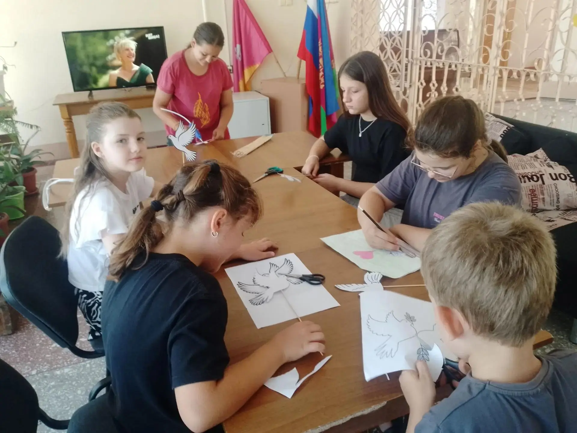 В МУК «ЦКС Первомайского сельского поселения» прошел замечательный конкурс рисунков «Бе...