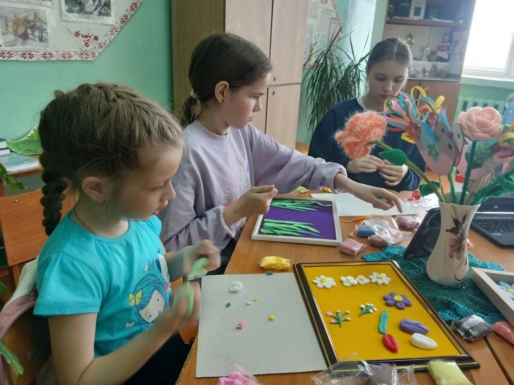 Сегодня учащиеся МБОУ «Киртелинская СОШ» приняли участие в творческом мастер‑классе «Ве...