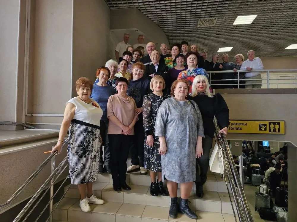 Ветераны труда АО «Аэропорт Сургут» собрались за праздничным столом в ресторане «Таверна» в честь Дн