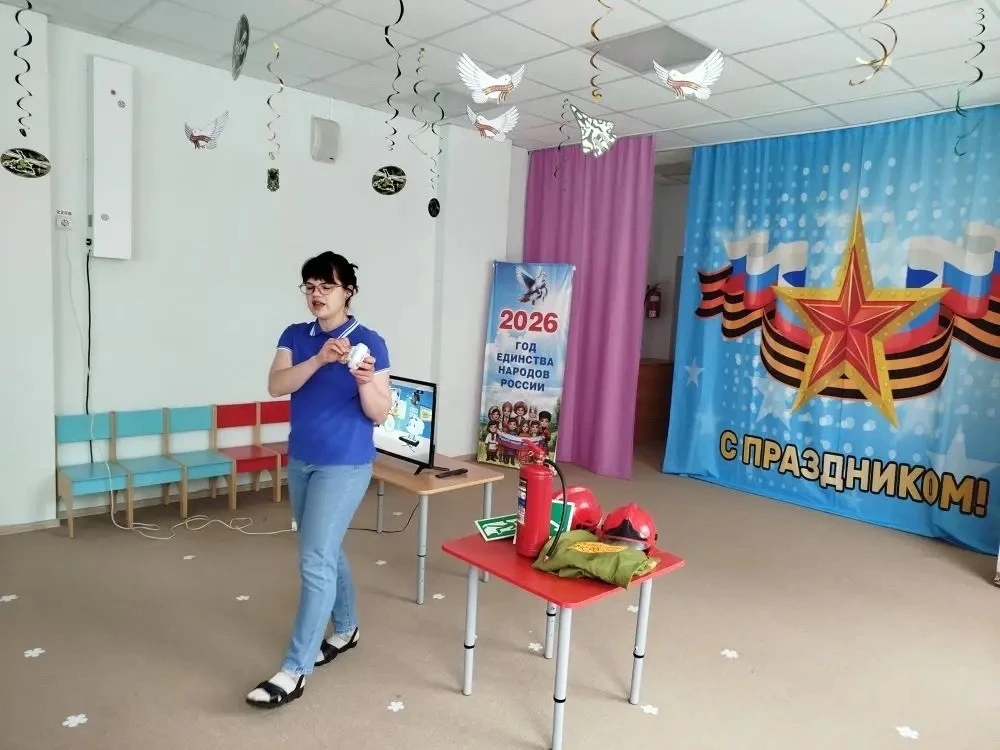 МОУ "СОШ имени Л.М. Доватора", корпус 2-5. В подготовительную группу 4 "Осьминожки" приходила инстру