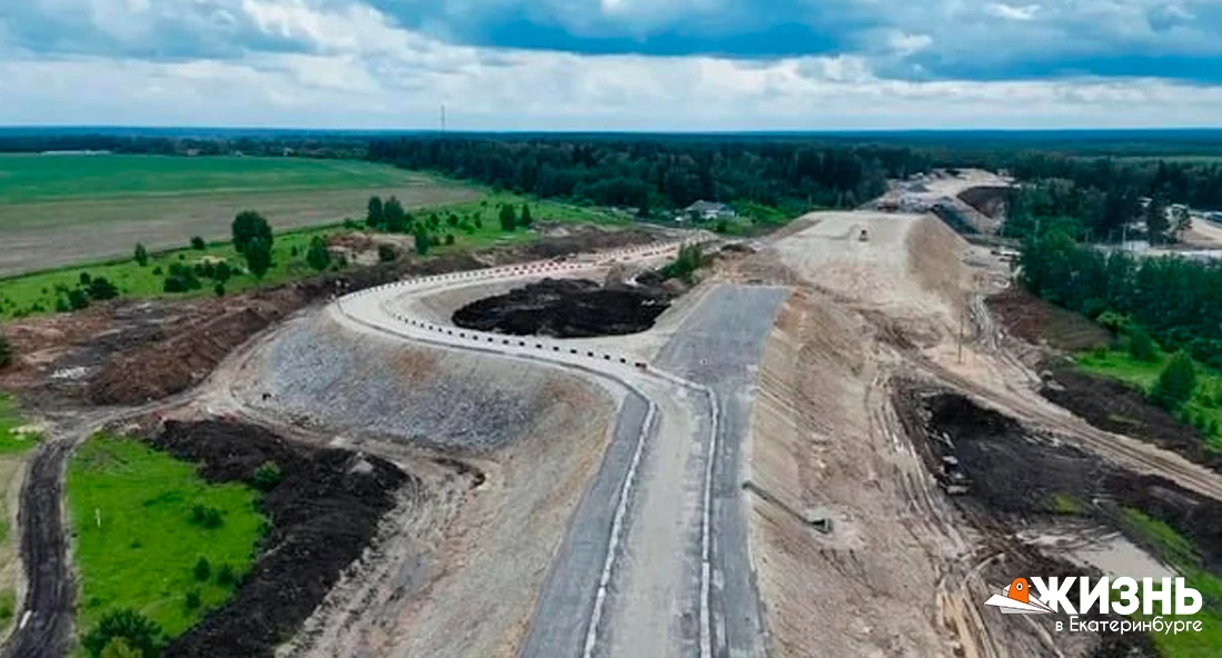 🤝🤝 Путепровод над Транссибом на трассе Екатеринбург–Курган готов на 80%

Строительство стартовало 