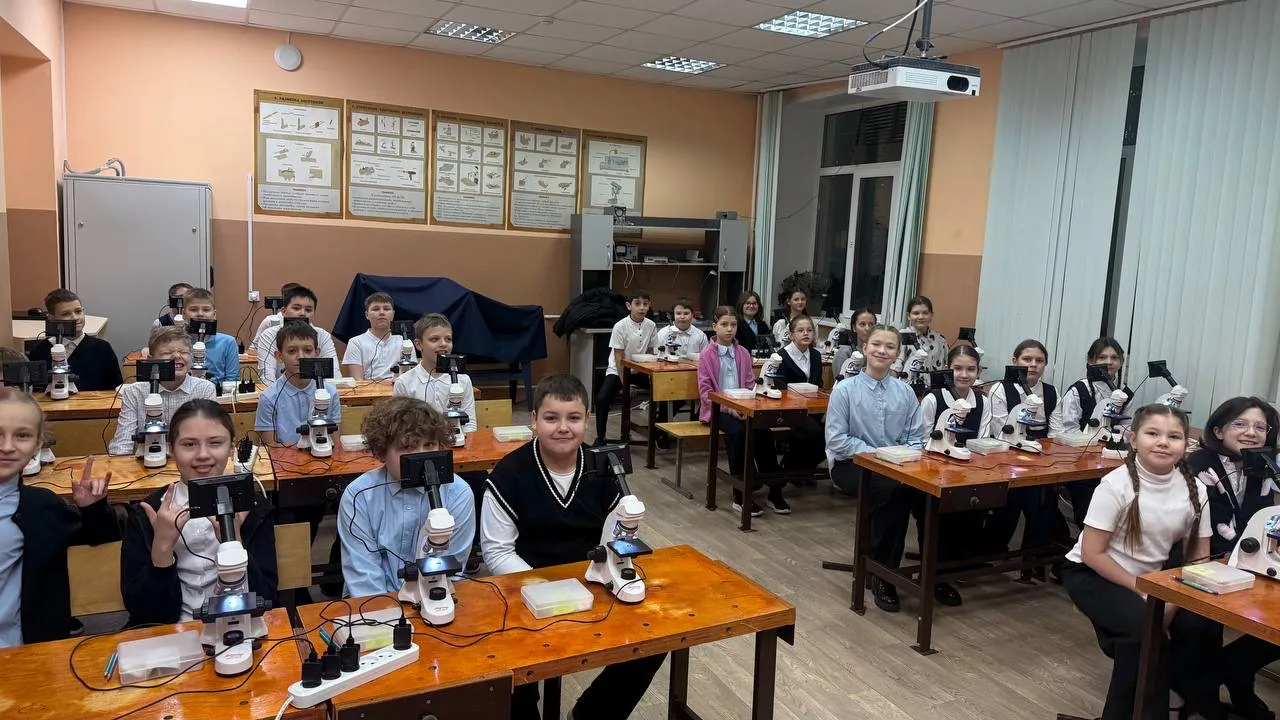 Как же иногда хочется увидеть этот мир ближе, чем может позволить человеческий глаз....👁️   10 февра