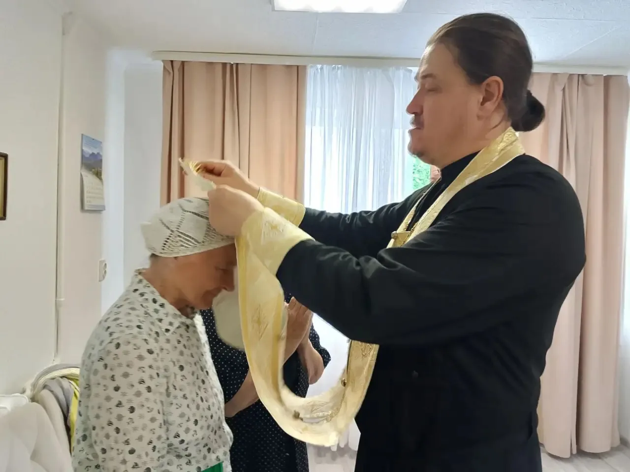 💙🙏 Тёплая встреча в нашем Центре!

Наших проживающих посетил клирик храма Преображения Господня г.