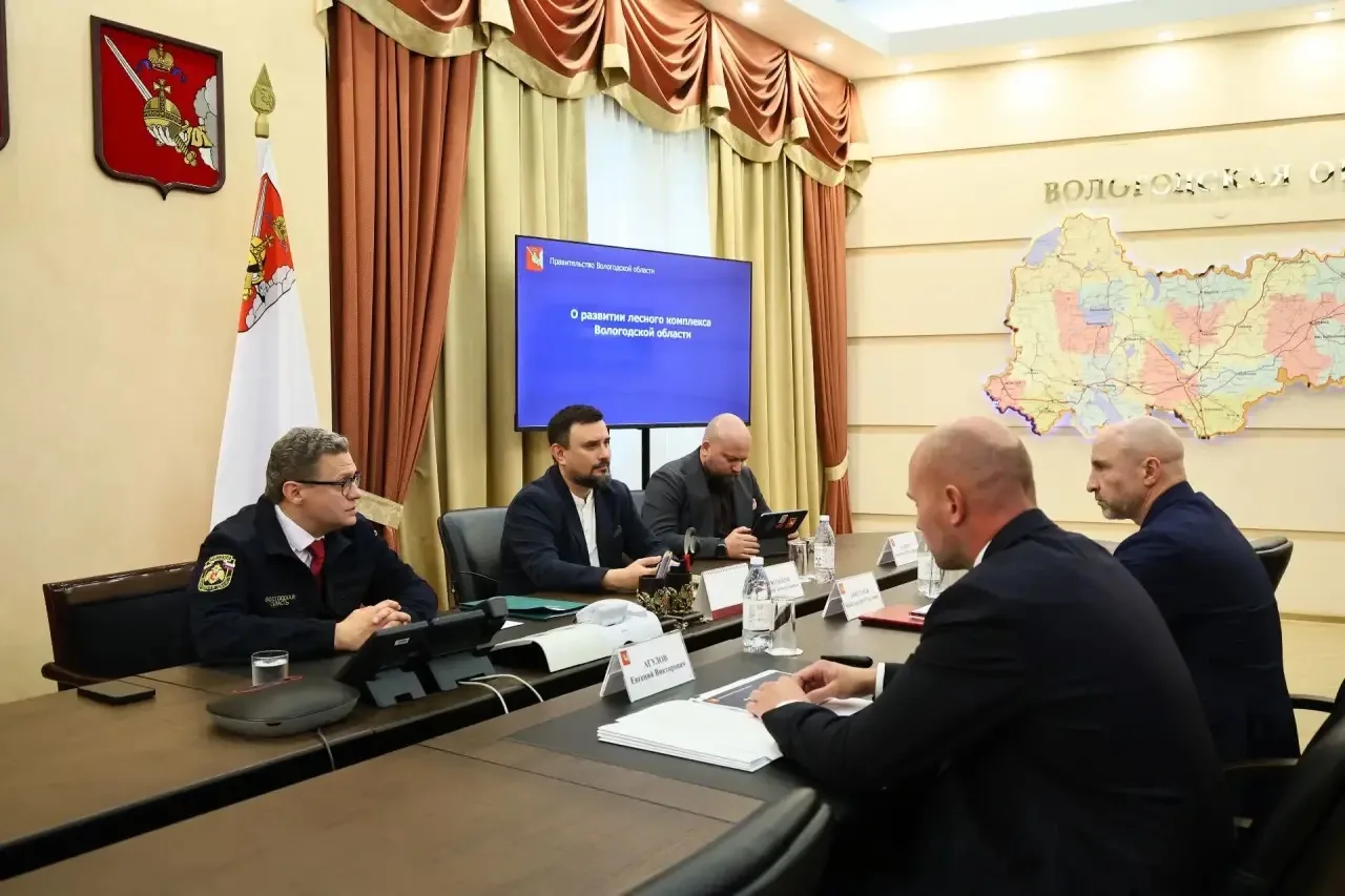 Провёл профчас по развитию лесного комплекса Вологодчины.