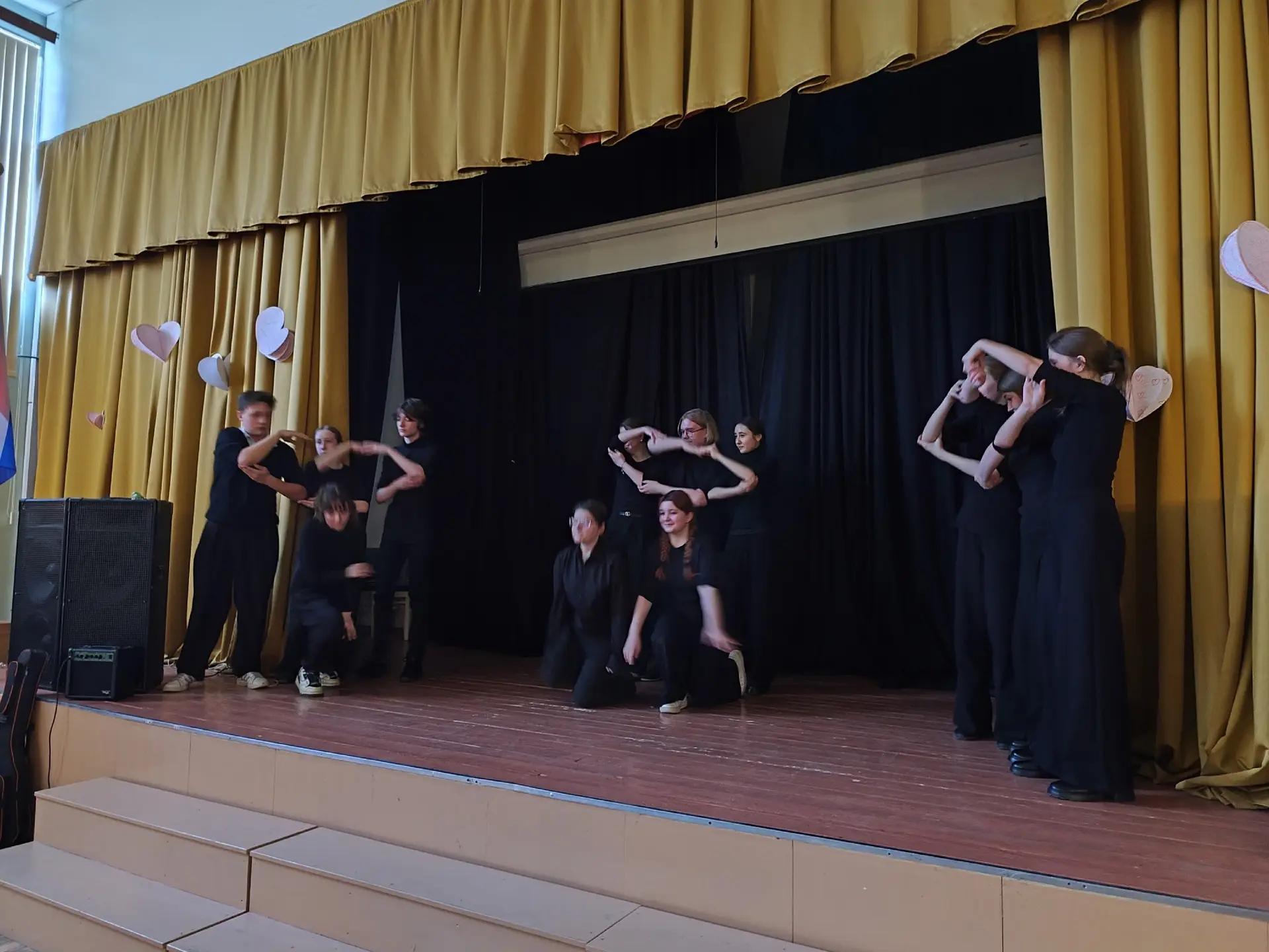 🎭✨Театральный урок для первоклассников!   26 марта обучающиеся 1 «Б» класса побывали на увлекательно