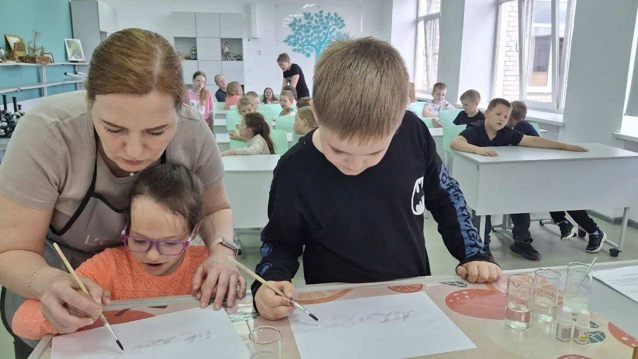 В нашем школьном лагере прошёл день естественных наук — получилась настоящая «Лаборатор...