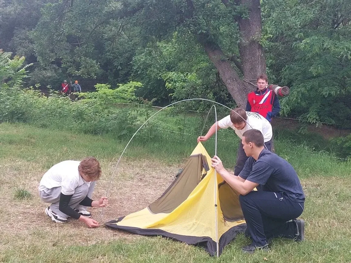 🏕️ Два серебра — одна команда!

💥Наши десятиклассники вместе с классным руководителем Надеждой Вяч
