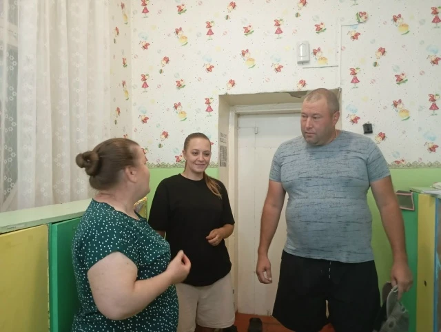 В нашем детском саду выработан единый стиль воспитания  и общения с ребёнком в ДОУ и в ...