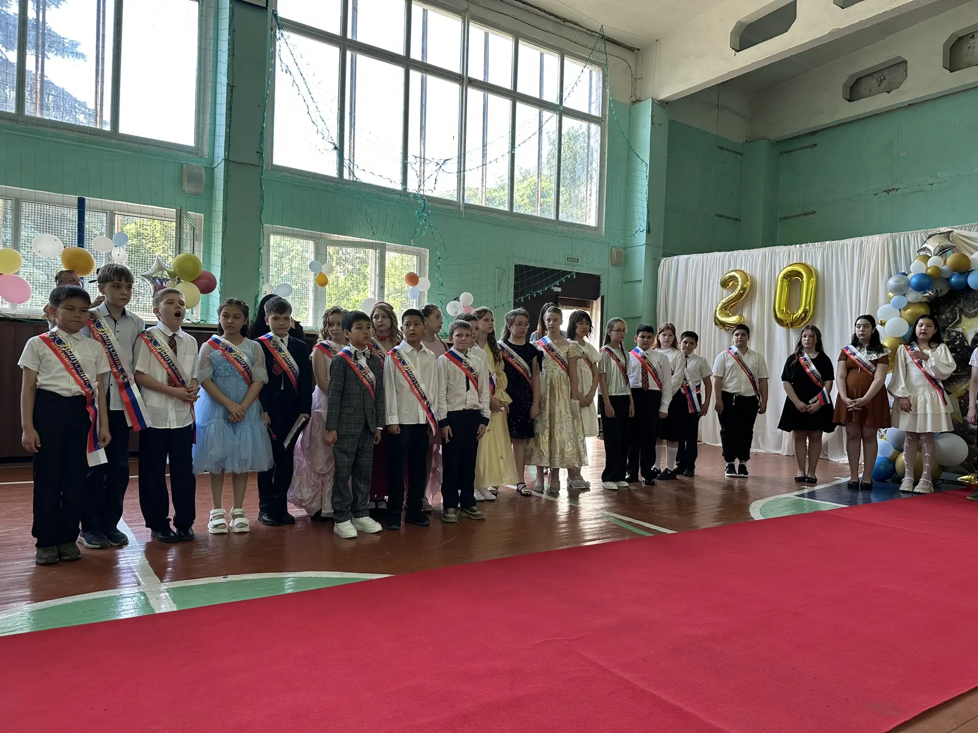 🔔В нашей школе состоялось торжественное событие - выпускной и для 4 «В» и 4 «Г» классов «Прощание с 