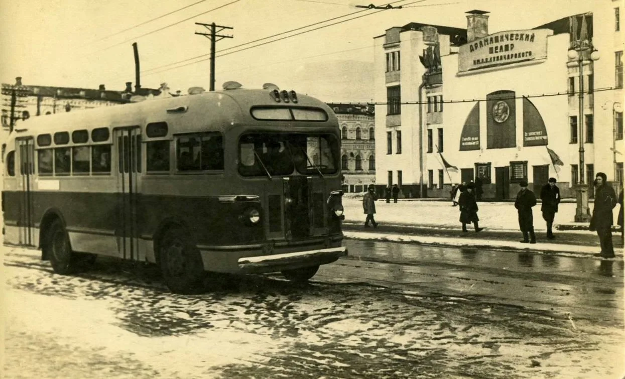 ЗиС-155 на Театральной площади

1949 г.

✨ Загадочная Пенза - подписаться