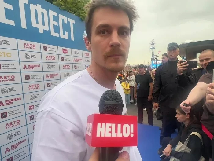в рамках «Летфеста» Иван Янковский успел пообщаться с прессой и ответить на несколько в...
