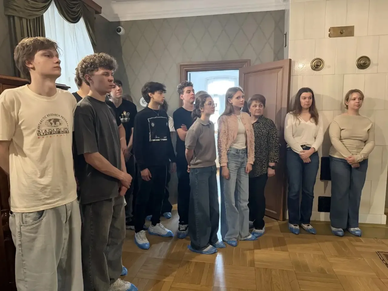 Литературное путешествие 🧳  📚 В пятницу ученики 10 класса «Б» вместе с классным руководителем Светла