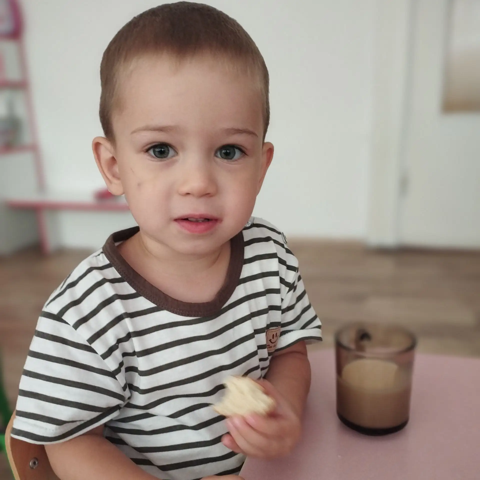 Ах, какою сладкою булка была! 🥐