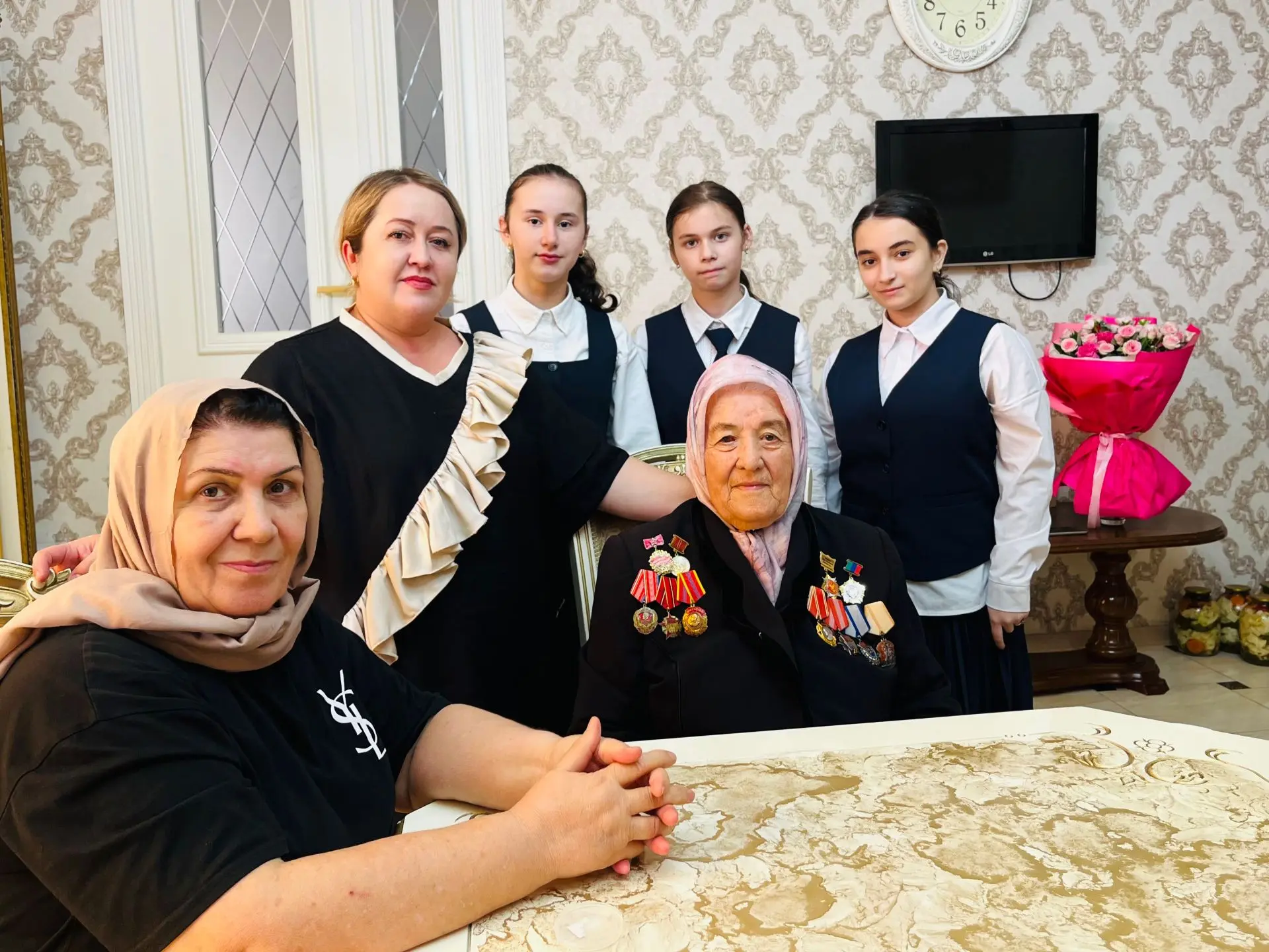 Связь поколений: наша благодарность и живой пример труда.