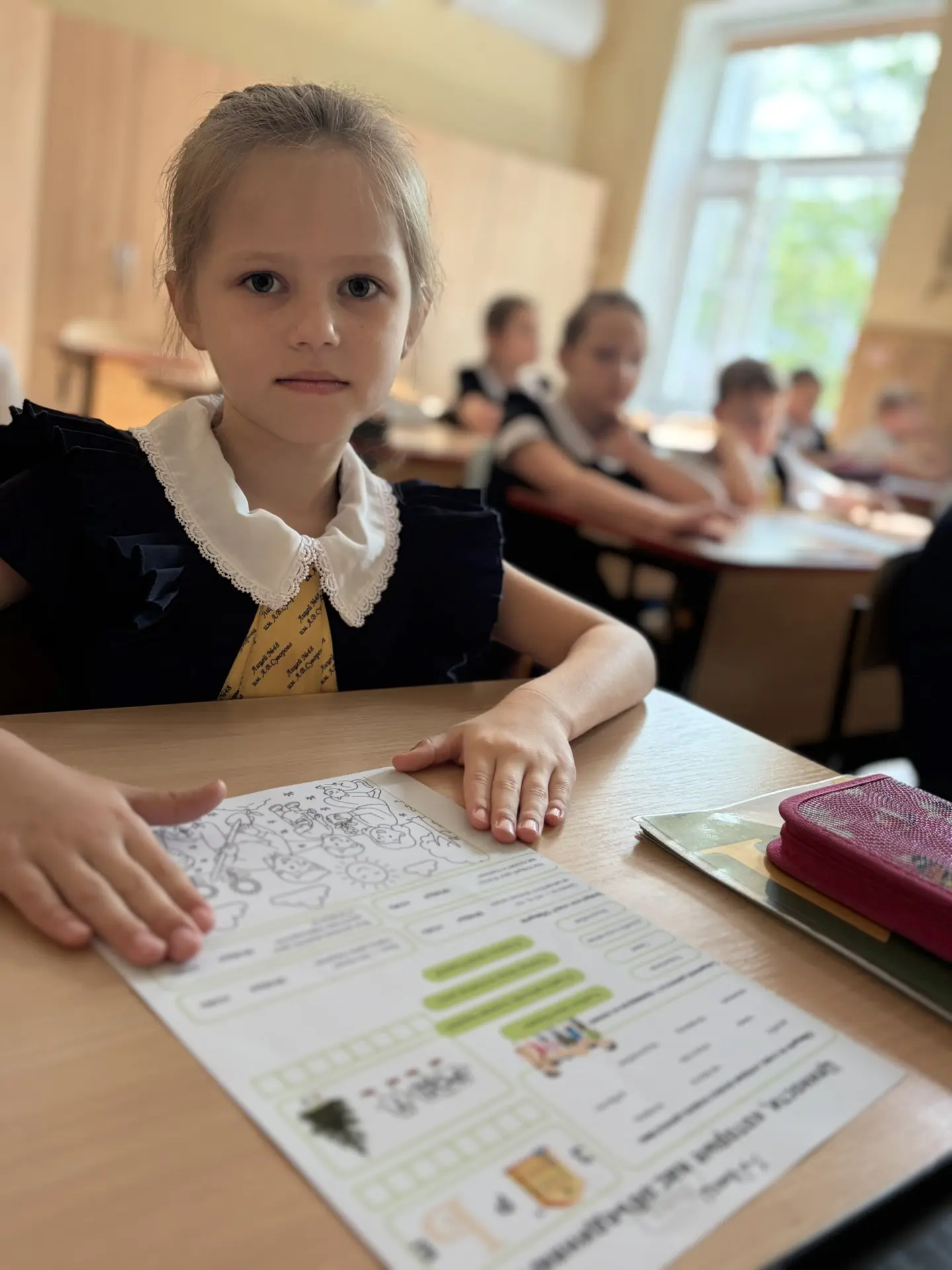 Ребята из 1 «В» обсудили на уроке, что традиционные ценности помогают нам чувствовать себя частью ед