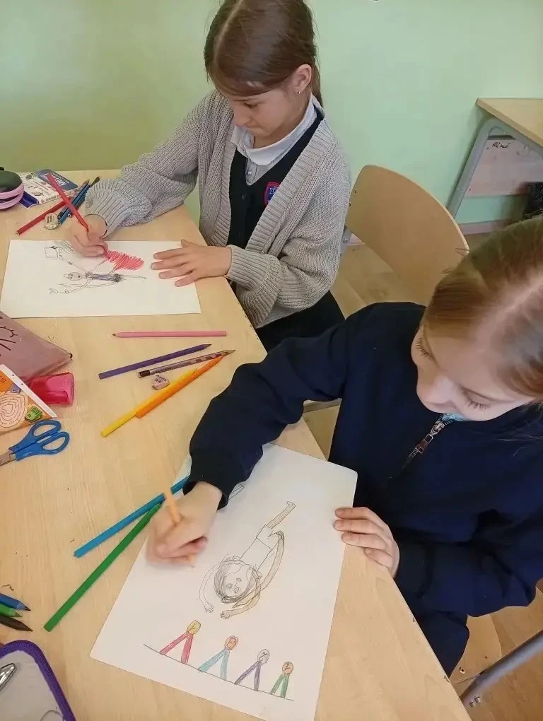 Каждый ребёнок -это целый мир, полный талантов и доброты 😇   Сегодня мы заглянули в эти миры  на зан