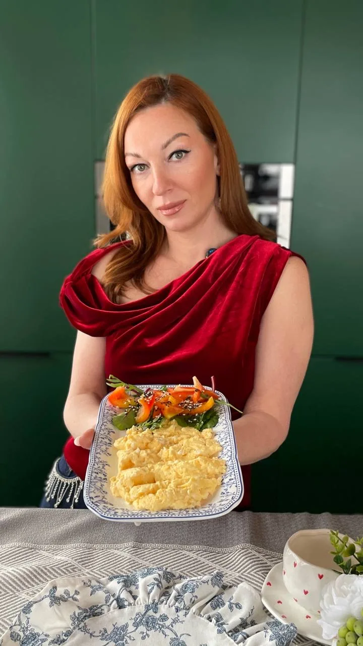 Питаемся вкусно и сбалансированно💚  Сегодня готовим нежный сливочный омлет в ковше   В видео показыв