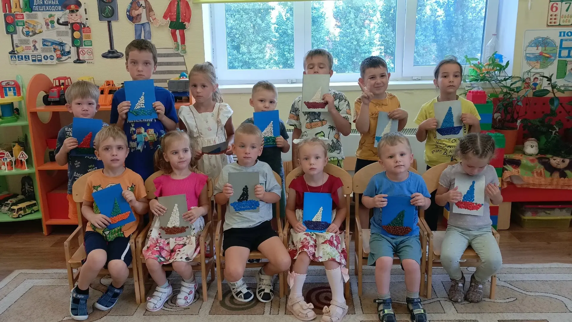 Лепим кораблики 🚢

Сегодня мы с ребятами отправились в увлекательное путешествие — и, конечно, без 
