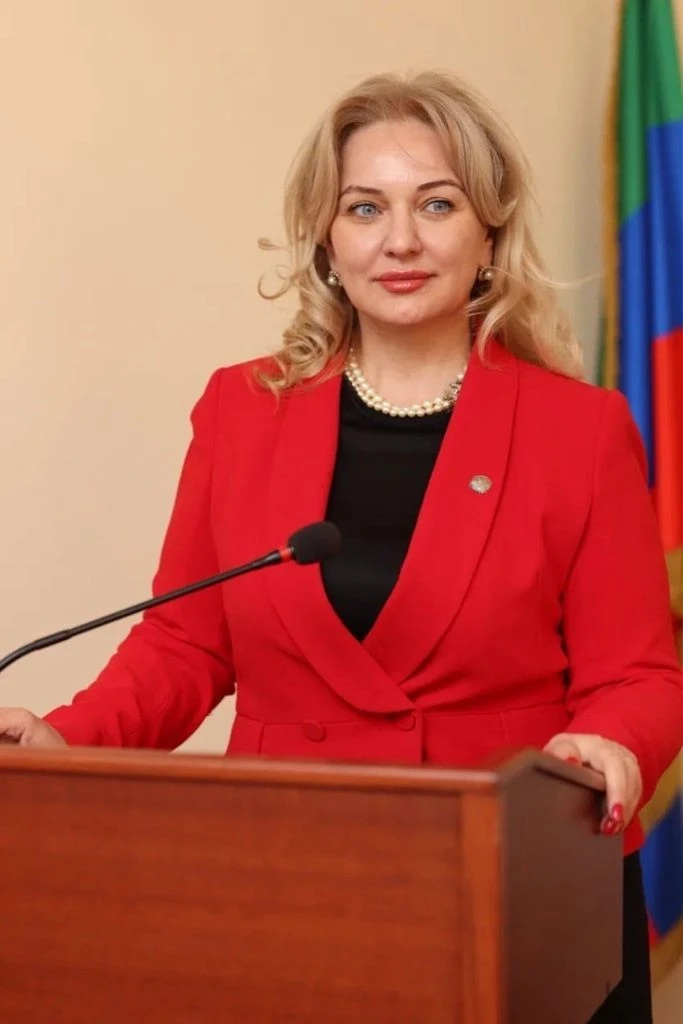Уважаемая Зарема Ажуевна!

От себя лично и нашего коллектива с радостью поздравляю Вас с Днём рожден
