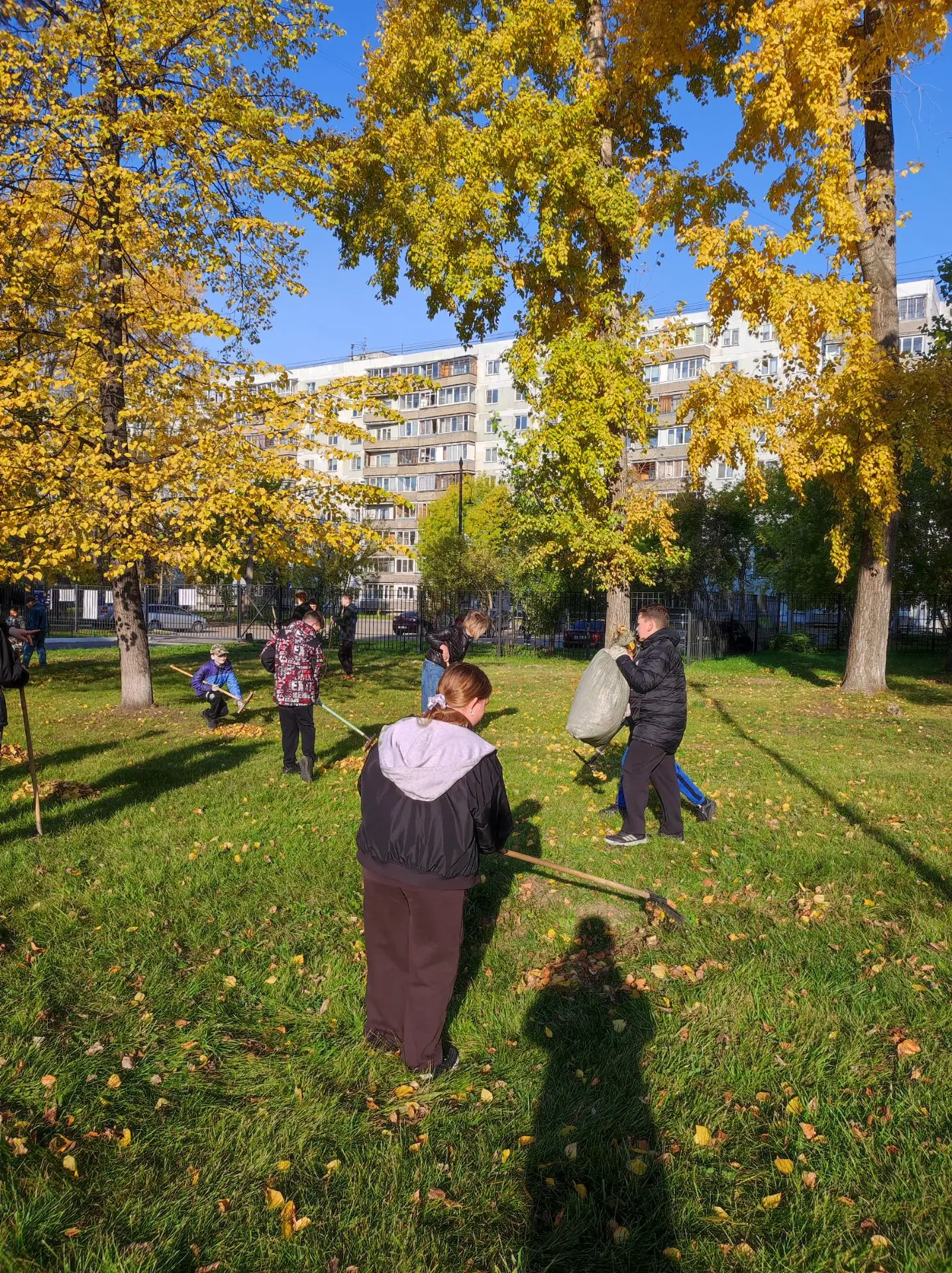 🍁🍂За чистоту и красоту любимого города и нашей замечательной школы. Спасибо   всем уч...