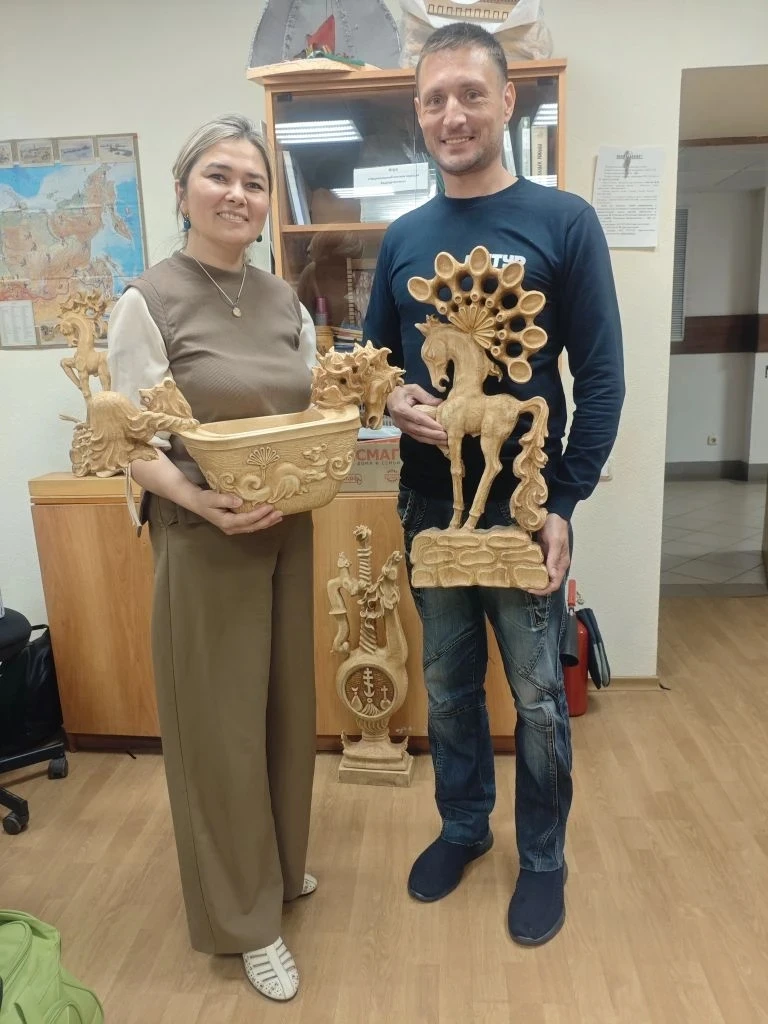 Деревянное искусство из липы: еще один уникальный экспонат пополнил копилку конкурса «Ат иле»!
 
В р