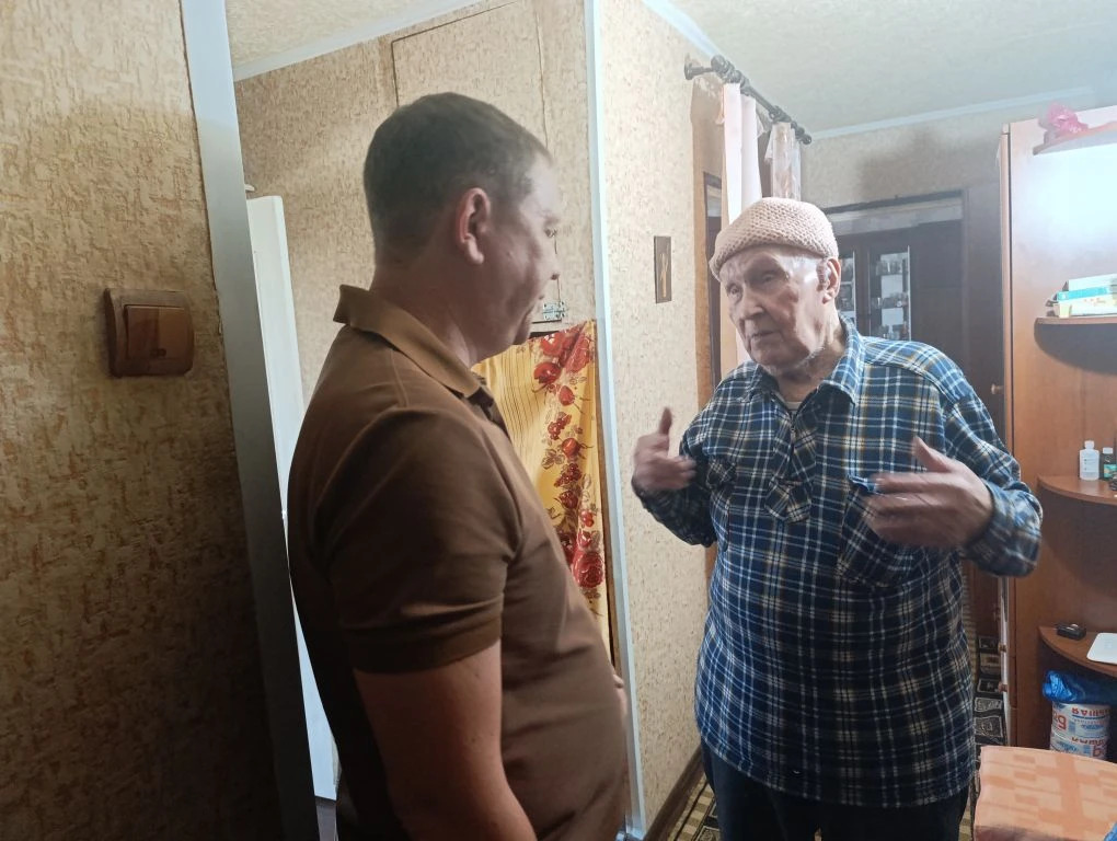 В Снежном чествовали долгожителя

20 июня 94-й день рождения отметил  житель округа - Степан Черкасо