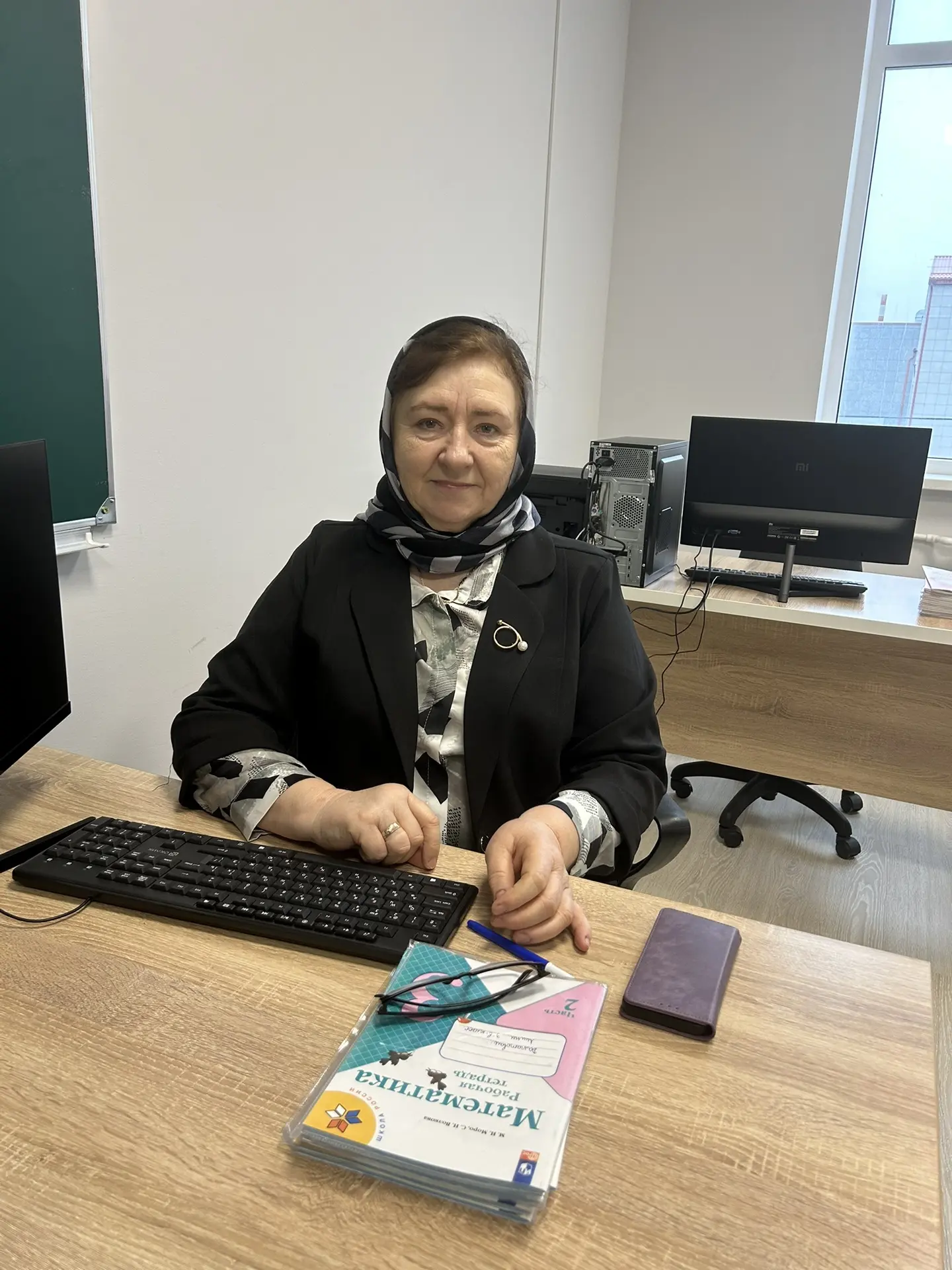 👩🏻‍🎓С гордостью представляем нашего первого учителя — Татьяну Алибековну, почётного работника РФ 