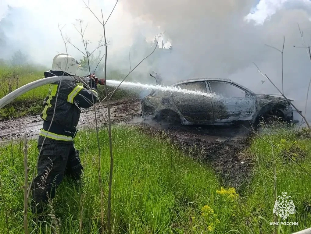 ❗В Новосильском районе потушили автомобиль    За прошедшие сутки орловские пожарно-спасательные подр
