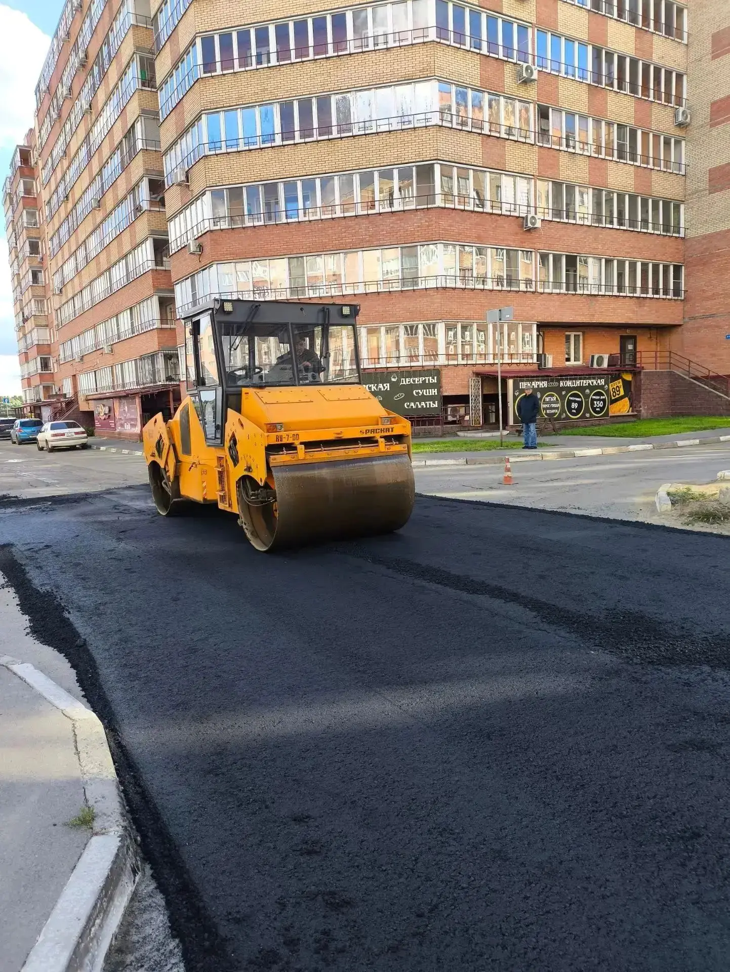 Продолжается обустройство проездов в частном секторе и в микрорайонах многоквартирной ж...