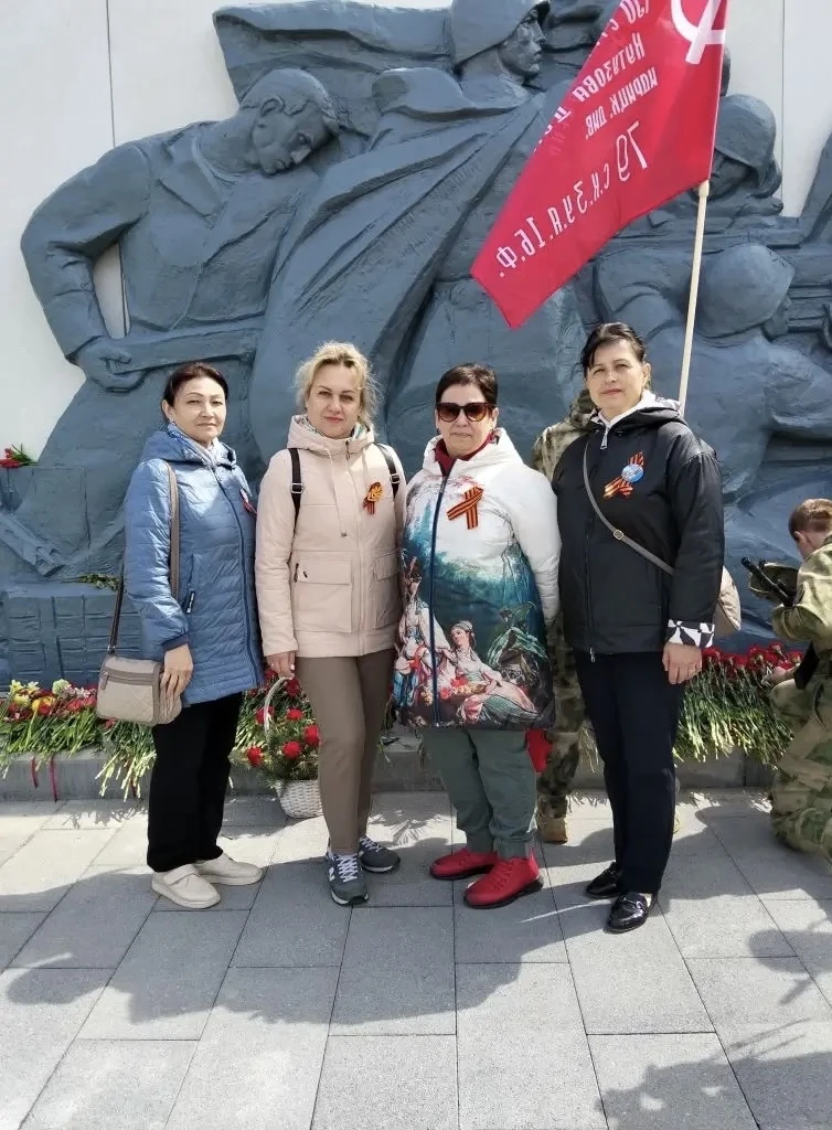 Память сердца: наша школа у «Зенитного орудия» 🎗️🕊️  9 мая, в День Победы, кадетский класс, юнармейц