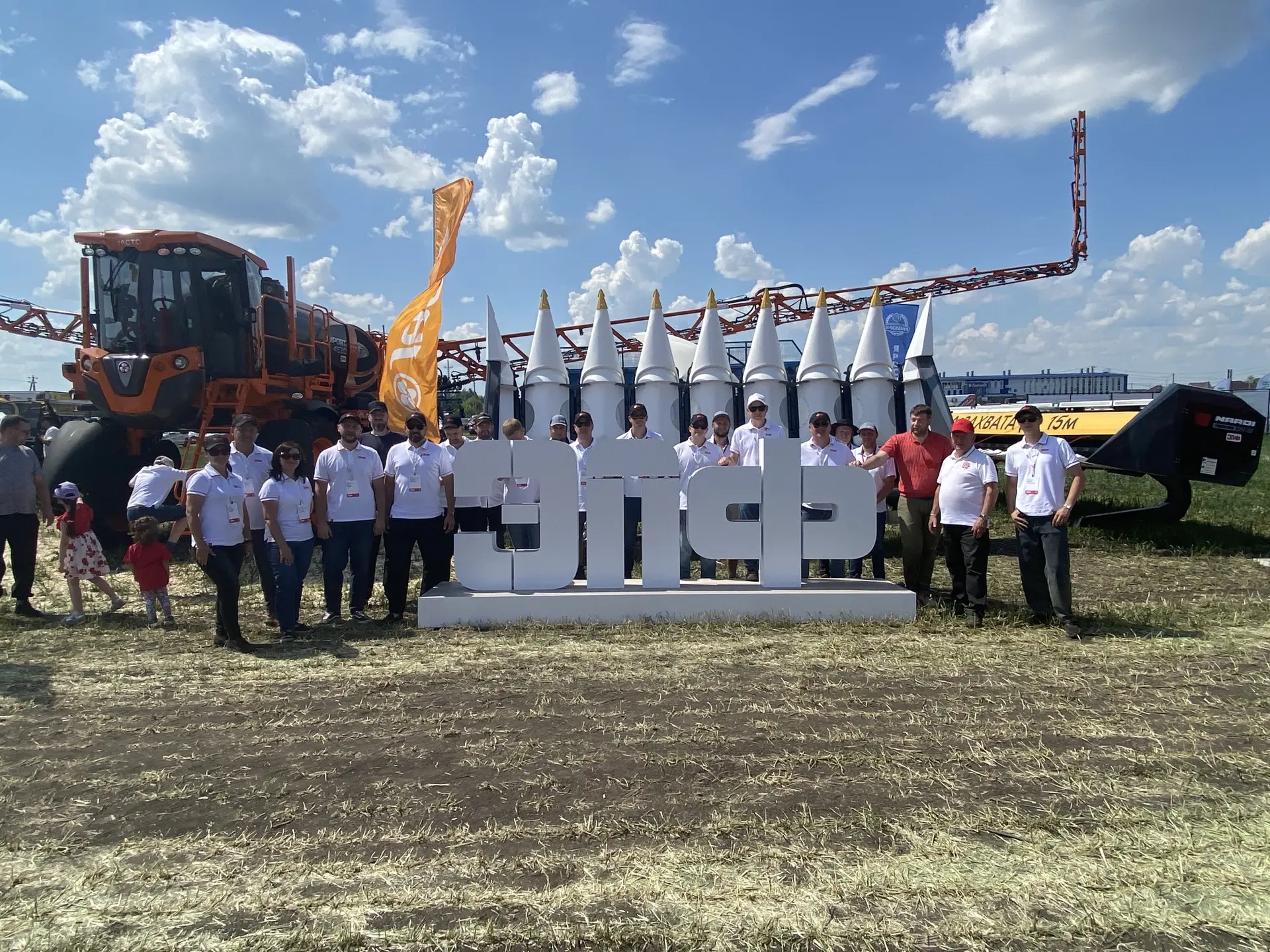 🌾 Яркие моменты Дня Липецкого поля — 2026 🔥

🙌 Компания ЭПФ рада была стать частью одного из ключ