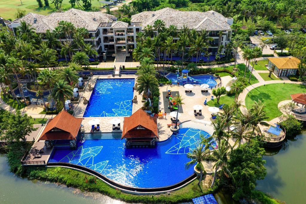 Приглашаем в отель GRAND METROPARK RESORT YALONG BAY в Ялунвань на Хайнане, у песчаного...