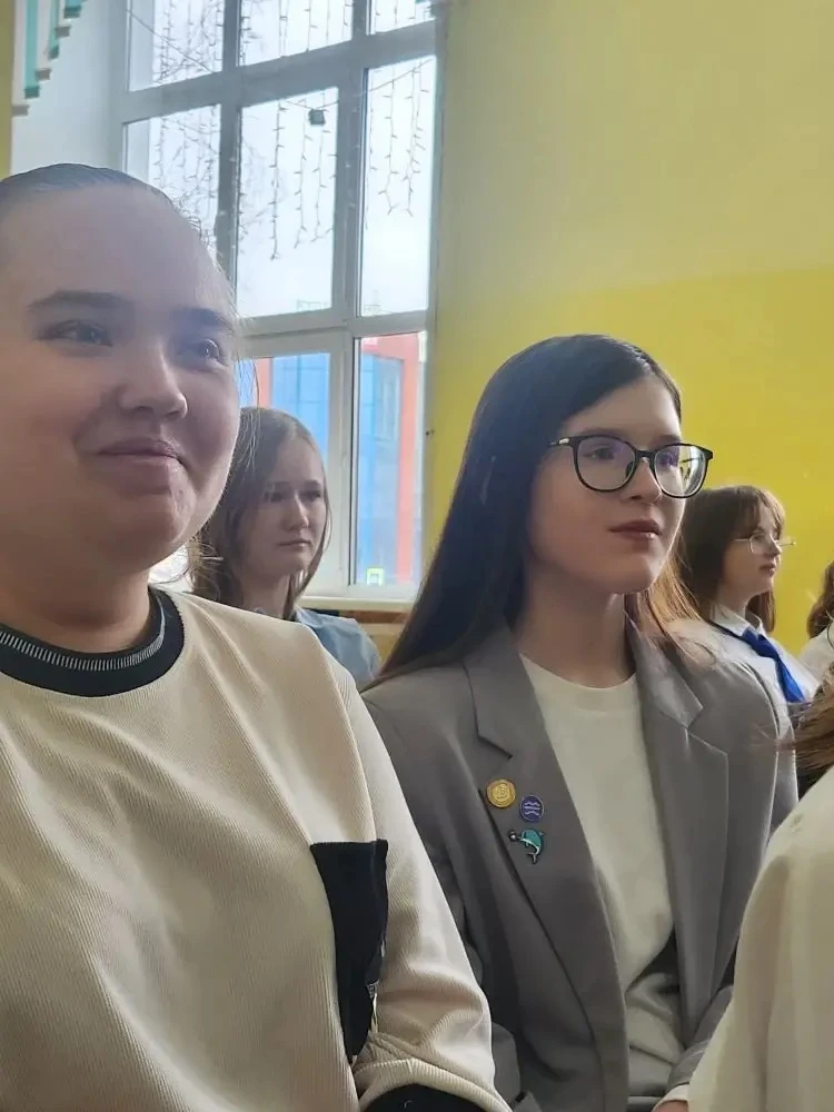 🚀 HELLO, SCHOOL! Итоги Englishmania: 🚀  🎉 Наши маленькие гении из 2б и 2в почти вышли на уровень "Ан