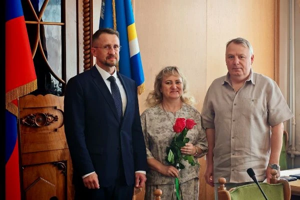 Семейную пару ветерана УИС Костромской области отметили в День семьи, любви и верности